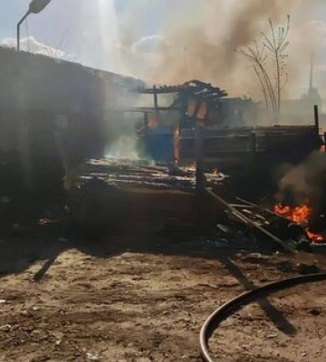 Окупанти вдарили безпілотниками по підприємству на Чернігівщині: спалахнула пожежа. ФОТОрепортаж