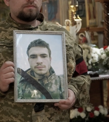 На Волині попрощалися з молодим захисником Любомиром Картишевим 