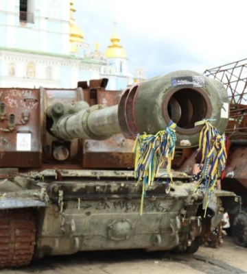 На Харківщині українські дрони знищили російський танк і дві САУ "Мста-С"