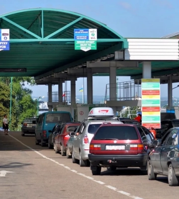 22 квітня у пункті пропуску &quot;Шегині&quot; тимчасово обмежать рух легкових автомобілів
