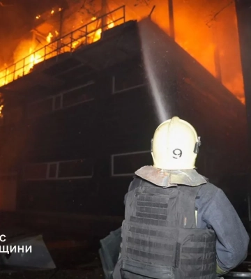 Майже 80 вогнеборців гасили пожежі в Одесі: фотоподробиці від ДСНС