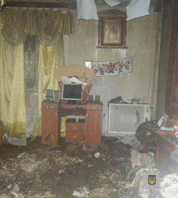 Обставини загибелі двох людей під час пожеж встановлює поліція Тернопільщини