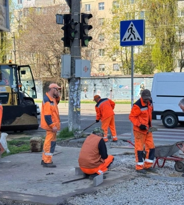 В Одесі облаштовують пандуси на пішохідних переходах