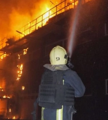 В Одесі після атаки ворожих дронів ліквідовували масштабні пожежі