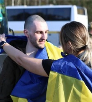 «Мам, я выдержал! Я все выдержал!» Писательница Забужко склонилась перед матерями украинских воинов