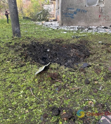Наслідки масованої атаки ворожих БпЛА на Одесу: пошкоджені будівлі та розбиті вікна (фоторепортаж)