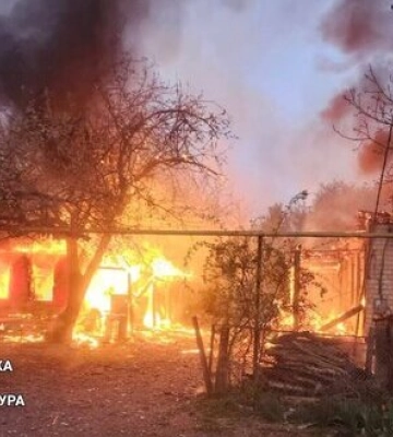 Рашисты попали КАБом по Гороховатке на Харьковщине: пострадали 2 человека, возникли пожары. ФОТОРЕПОРТАЖ