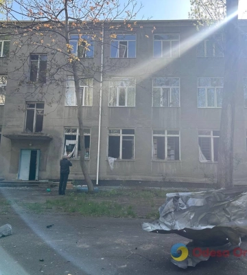 Наслідки російського удару по Одесі: у трьох школах вибито вікна