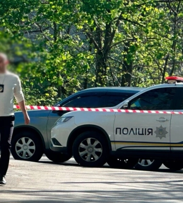 Тревоги и взрывы, движение в подземках по-новому, ночные перегоны с полицией: что случилось в Киеве в ночь на 22 апреля