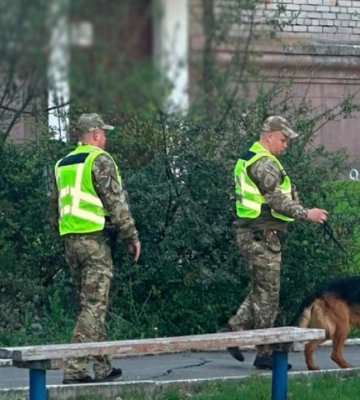 У Києві знайшли чоловіка з вогнепальним пораненням, поліція встановлює обставини