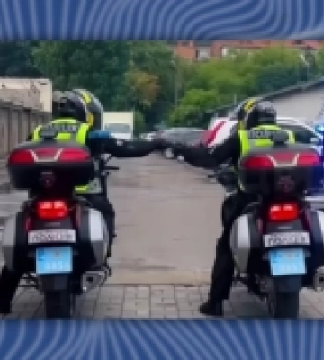 Мотопатруль повертається на вулиці Рівного