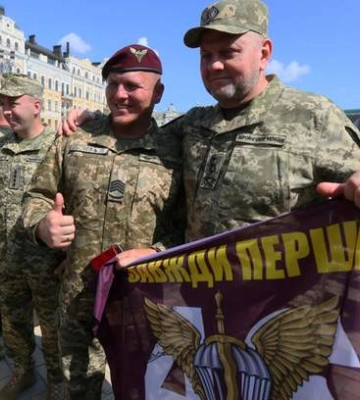 "Я был как хирург": Залужный рассказал, где брал силы в начале войны "Я был как хирург": Залужный рассказал, где брал силы в начале войны
