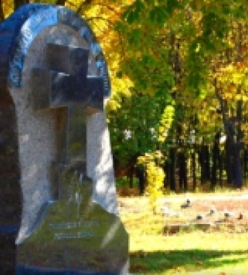 На Луганщині окупанти знищили хрести на могилах жертв Голодомору