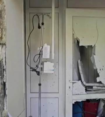 Оккупанты нанесли удар по больнице в Херсоне, пострадали 4 человека