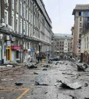 Масована атака дронів на Харків: рятувальники показали фото та відео наслідків