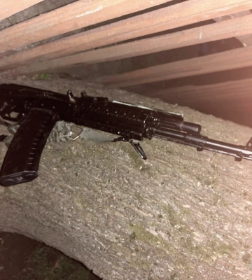 На Кіровоградщині поліція затримала дебошира, який погрожував людям автоматом