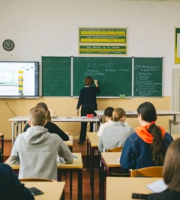 Нацбанк оцінив фінансову грамотність українських підлітків: результати невтішні Нацбанк оцінив фінансову грамотність українських підлітків: результати невтішні