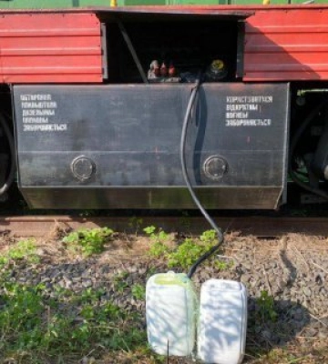 Загрожувало п’ять років тюрми: на Волині за крадіжку дизеля покарали працівника вагонного депо