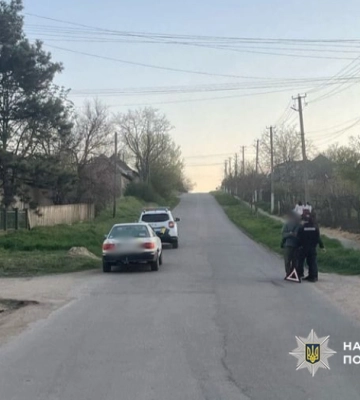 На Одещині легковий автомобіль збив жінку