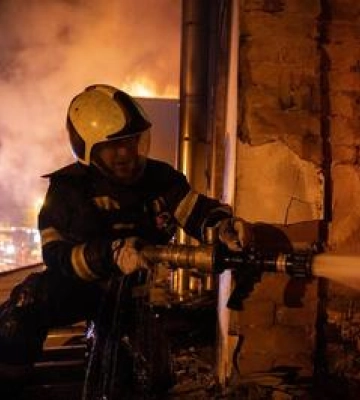 Пошкоджені будинки, авто, травмовані люди  наслідки нічної атаки на Полтаву