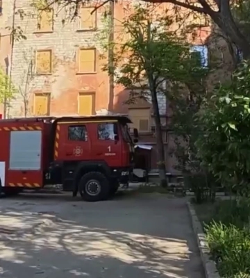 Російські військові з дрона атакували багатоповерхівку в центральній частині Херсона