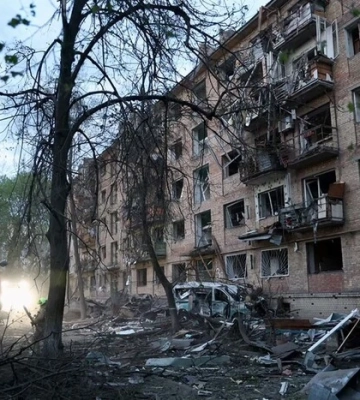 Шість годин під завалами: у Святошині врятували чоловіка, який подав сигнал рятувальникам