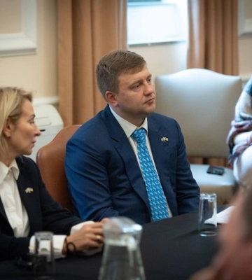 Міністр з Рівненщини полетів до ПАР