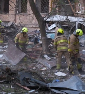 У Києві до 10 осіб перебувають під завалами