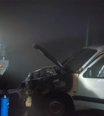 На Вінниччині за добу згоріли два легковики через несправність електросистем
