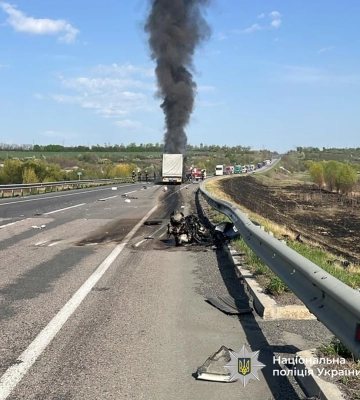 В аварії легковика та вантажівки на Уманщині загинула людина (ФОТО)
