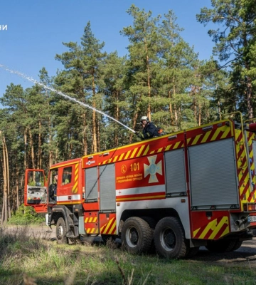 Масштабна пожежа у Балаклійському лісництві повністю ліквідована