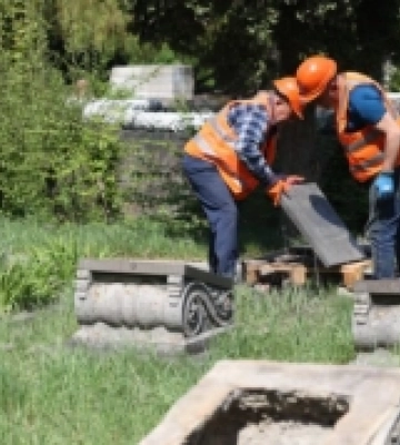 У Львові розпочали ексгумацію радянських поховань із Пагорба Слави
