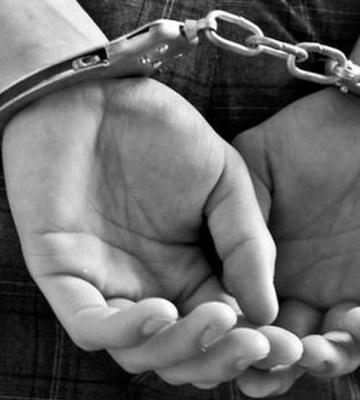 Безжально вбив матір та поранив ії подругу - у Миколаєві заґратовано зловмисника