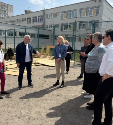 Представники чотирьох країн та ООН побували на місці “прильоту” в Харкові 