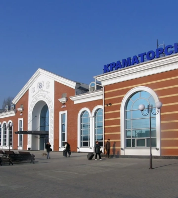 Унаслідок ворожого обстрілу пошкоджено залізничний вокзал Краматорська - Укрзалізниця