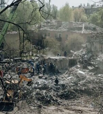 За попередньою інформацією, росіяни застосували для удару по Києву балістичну ракету виробництва Північної Кореї, - Зеленський. ФОТОрепортаж