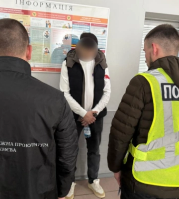 В Киеве разоблачили схему продажи водительских удостоверений и быстрой перерегистрации авто — дельцы требовали от 5 до 17 тысяч&amp;hellip;