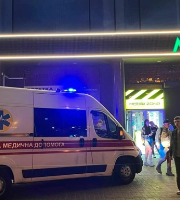 У київському метро пасажир потрапив під поїзд