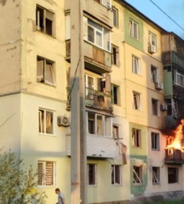 Росія вдарила по багатоповерхівці в Павлограді
