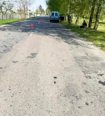 Раптово вибіг на дорогу: у Рівненському районі внаслідок ДТП тяжко травмувався неповнолітній