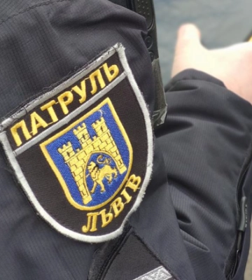 У Львові п’яний водій напав на поліцейських, - ВІДЕО