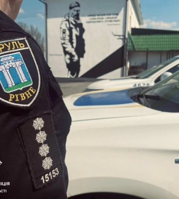 У провідну неділю до кладовища «Нове» не пускатимуть приватні автівки — патрульна поліція