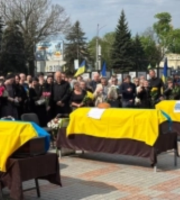 «На Щиті»: у Рівному попрощалися з трьома захисниками: Максимом Мельником, Василем Мудриком та Сергієм Федорчуком