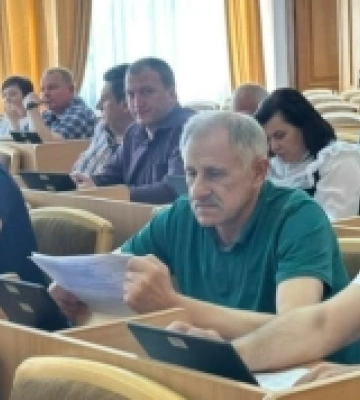 Рідні захисників просять відремонтують дорогу від повороту на село Бендюга до нового міського цвинтаря у Шептицькому