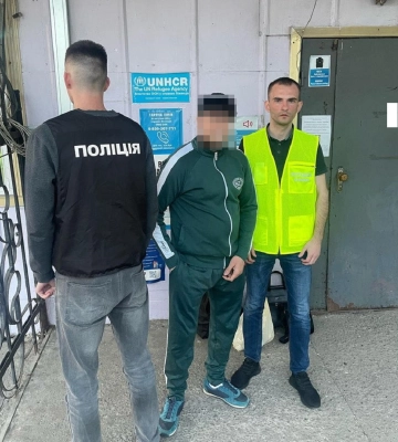 З України вигнали нелегального мігранта після того, як він вийшов зі слідчого ізолятора в Черкасах