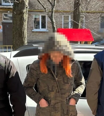 Агентка ФСБ встановлювала «відеопастки» для коригування ударів Росії по Київщині