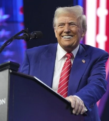 «Зеленський це розуміє». Трамп заявив, що Крим «залишиться у складі РФ»