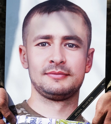 У Лебединській громаді попрощалися з молодшим сержантом Ігорем Голіусом