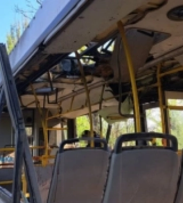 Росіяни атакували дроном автобус на Дніпропетровщині: дев&#039;ятеро загиблих та 32 постраждалих
