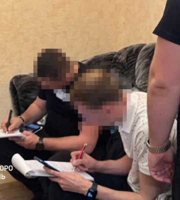 Викрито правоохоронця, який за $15 тис. переправляв ухилянтів лісами до Польщі